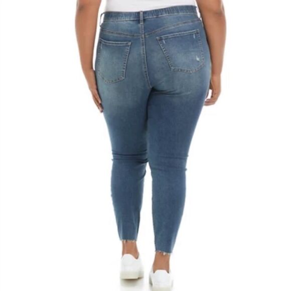 Wonderly Plus High Waist Pull On Skinny Jeggings 16 Regular NWT - Picture 2 of 8